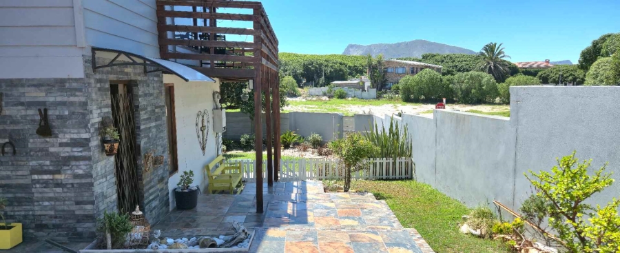 2 Bedroom Property for Sale in Kleinbaai Western Cape